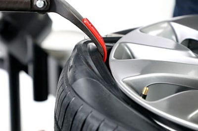 Hofmann monty 8800 All-In-One Tire Changer | EEWH778AUB Leverless Center-Post with smartSpeed